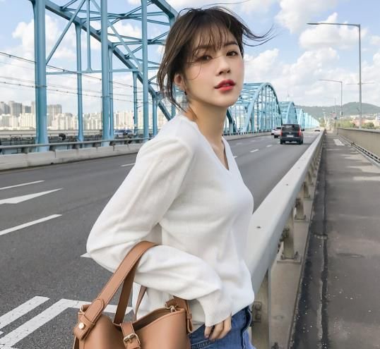 任谁都沦陷的"盐系女"伪素颜妆容,裸色穿搭你会了吗!
