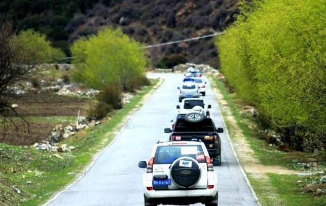 连跑1千公里高速会伤车？维修工：车没那么娇气，但小心一个问题