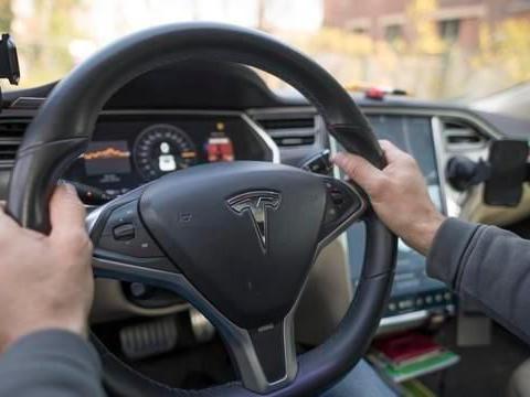 特斯拉自动辅助驾驶系统更聪明 未来连红绿灯都看得懂