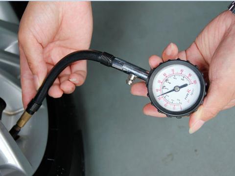 它很不起眼，却比钉子还伤轮胎，不少人都栽它手里，防不胜防