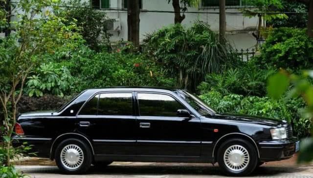 90年代的神车:第10代丰田皇冠155
