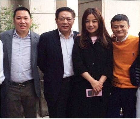 和赵薇相恋3年后,叶茂青转身娶了赵薇闺蜜,今他和赵薇关系如何?