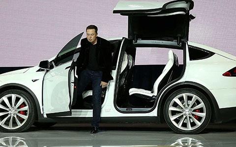 “欺骗”国人的特斯拉翻车！马斯克又惹祸 致特斯拉一天消失988亿