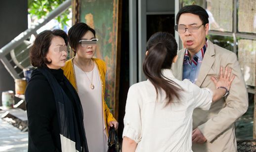 老公打工半年
返来一次,我想给他欣喜,到了他的出租房我傻眼了