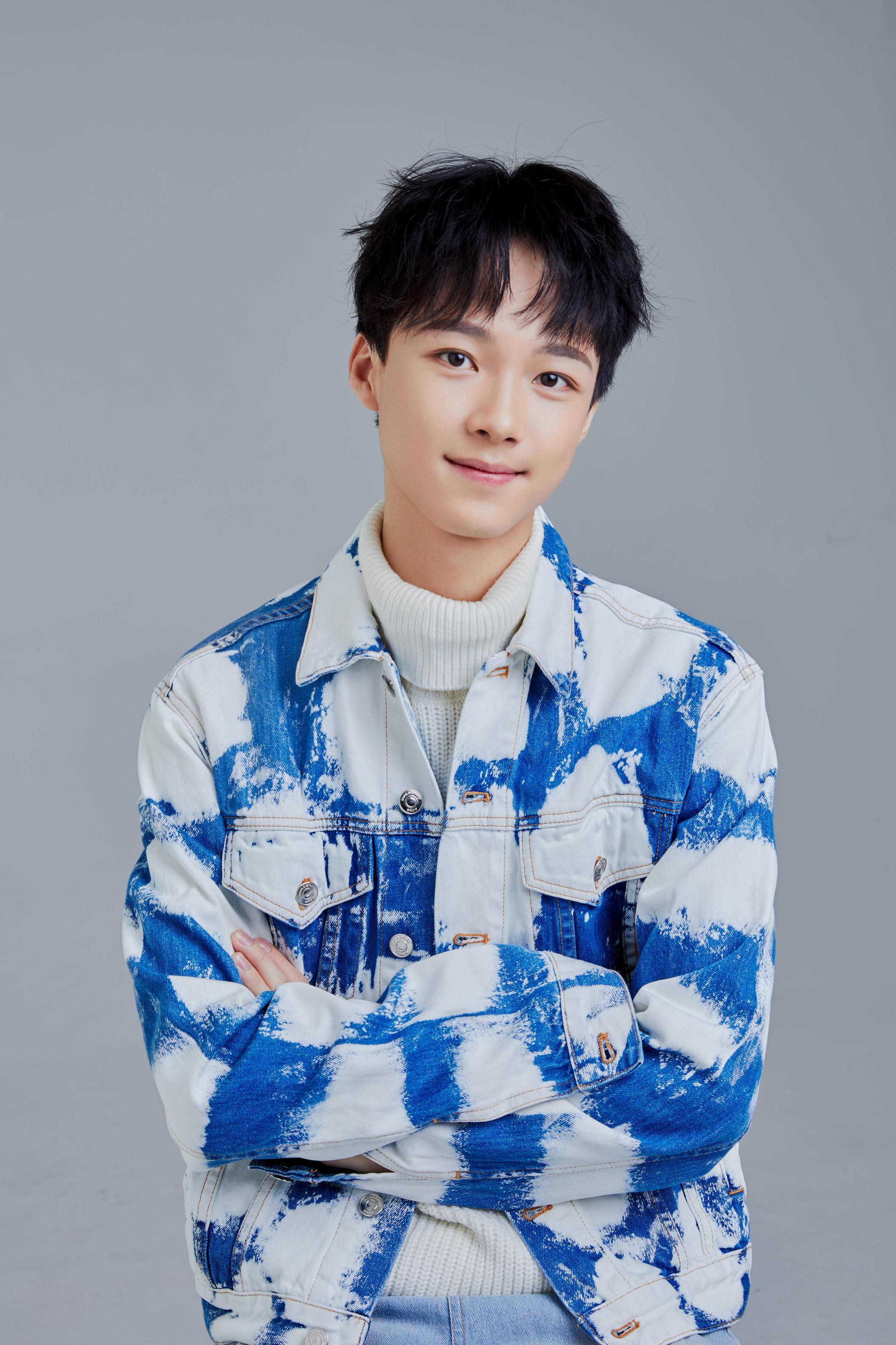 黄星羱中国风歌曲化茧好评不断国风少年发光勇敢前行