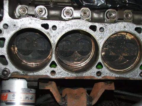 怎么判断发动机是否有积碳？修车工：学会这4招轻松应对