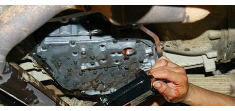 变速箱油多久更换一次？为什么有的车不用换变速箱油