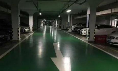 真的就自认倒霉吗？在停车场停车被剐蹭，车主到底应该怎么办？