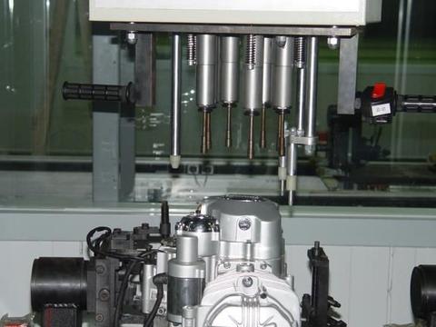 我们拆了那么多的奔驰宝马，为什么就造不出半台合格的发动机？