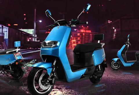 电动摩托车新成员，前后碟刹有双闪，极速84，最大续航100km