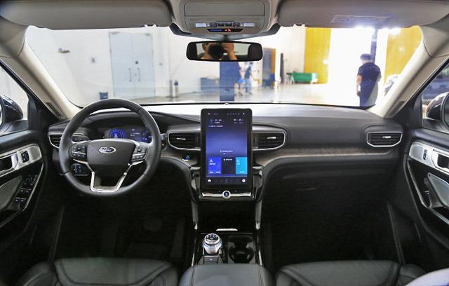 全新探险者实拍:30多万的纵置后驱中大型SUV,还有谁?