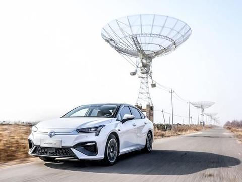 新能源补贴继续，这台纯电车再出18万级爆款，续航配置诚意十足