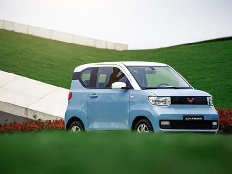 越早订，越宠幸！宏光MINI电动车今日开始预订