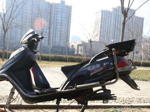 禁摩又限电，汽车咋没事？专家建议被怒怼，骑没骑过车