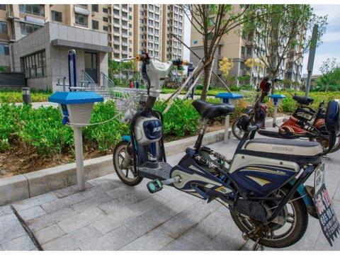 电动车充满电，加速掉一半，减速又回满，车友：这就是快速充能吗