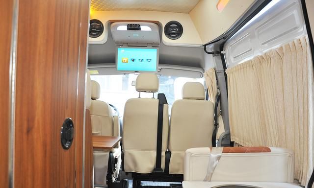 国六房车,大空间考斯特,佳乐三款车型亮相南京房车购车节