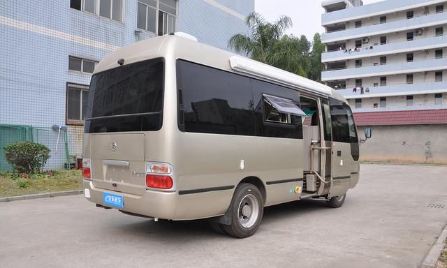 国六房车,大空间考斯特,佳乐三款车型亮相南京房车购车节