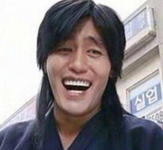 当表情包"金馆长"收起魔性笑容,一切都变了,网友:真不