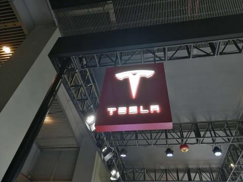 王兴被曝再次点评汽车界，不屑丰田和特斯拉