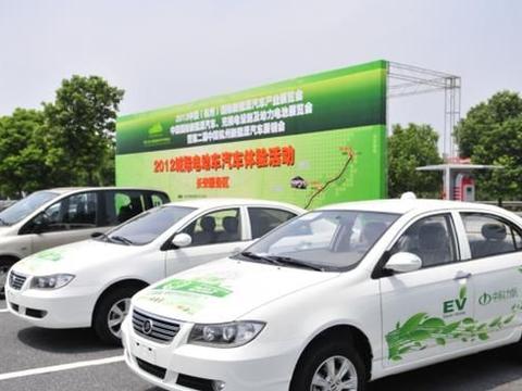 国内首批新能源车主要换电池了，看到电池价格后，车主大呼上当