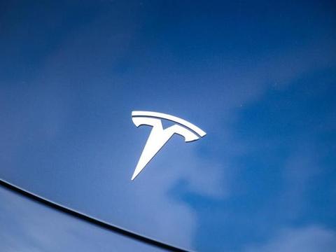冰火两重天，刚刚夺冠的特斯拉或将被产能“卡脖”