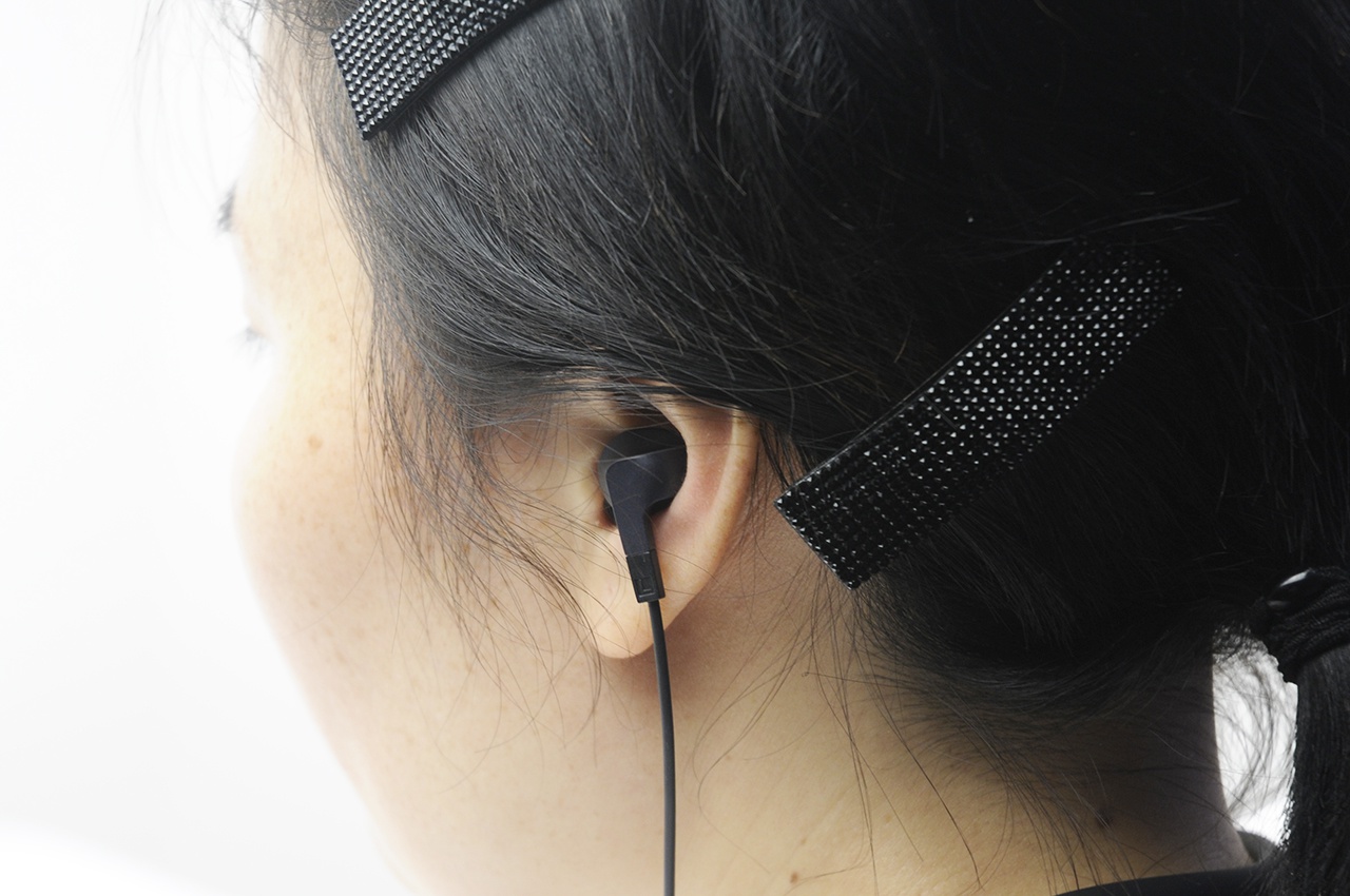 挂耳式耳机如何佩戴 b16a-iteyfww4099253.jpg