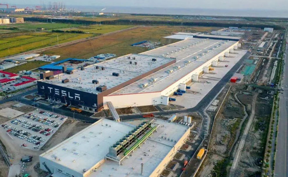 受疫情影响/进口零件断供 特斯拉上海工厂停工