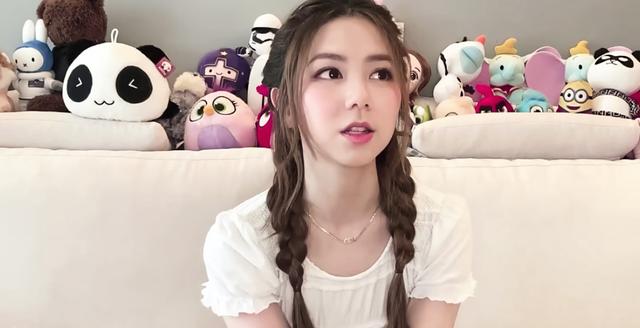 邓紫棋晒"男友视角"美照,扎麻花辫美回18岁