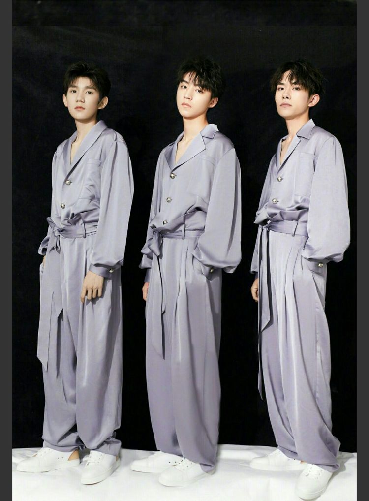 tfboys刚出道照片,tfboys一周年图片 易烊千玺谈tfboys出道当天感受,描述详细,无形中帮了团粉