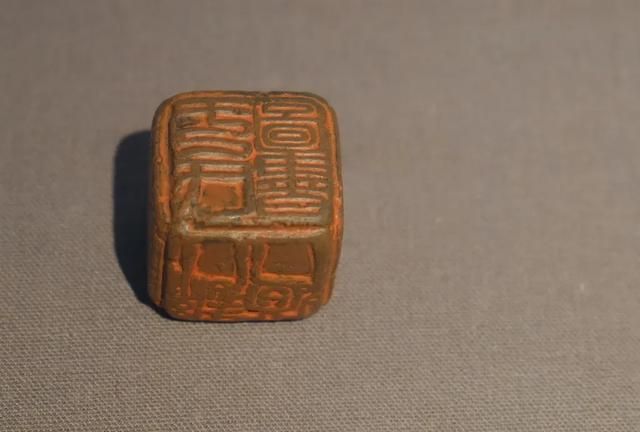 蜀王世子印16斤黄金打造,那皇帝金印得有多少斤?