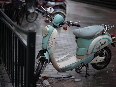 电动车电池续航下降，加电容就能修复吗？十年修车师傅告诉你！