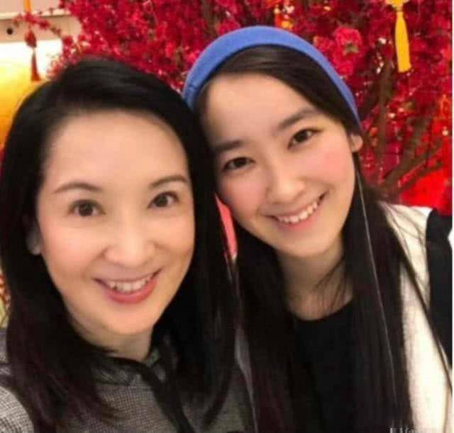 年过40岁离婚的女星:刘敏涛享受自由,她说公主不缺白马王子|龚慈恩