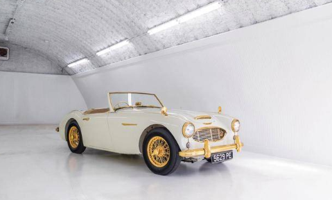 1958年制造的黄金汽车仍可以开，全身许多地方镀了24K黄金