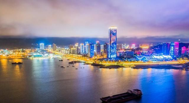 连云港常住人口_连云港常住人口第一大县,常住人口104.7万人,经济发达交通便利