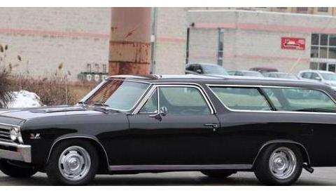 美国60年代定制改装的旅行车，尾箱超大能躺人，现在报价35万