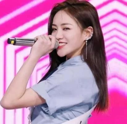 乃万的英文名安崎的英文名,谢可寅的英文