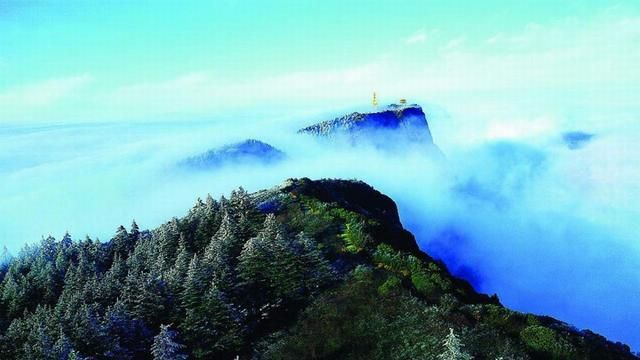 峨眉山:一山有四季,十里不同天