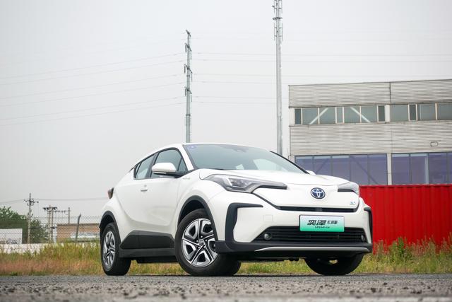 动静皆宜,NEDC续航400km,场地试驾一汽丰田奕泽IZOA E进擎