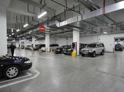 长时间停车要注意这3点！别让停车变毁车