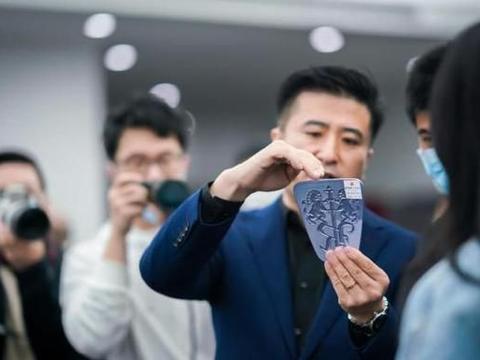 发布两款新Logo，荣威战略转型全面开始