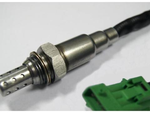 清理汽车不只是外表，这几个地方需勤清理，否则汽车或启动不了