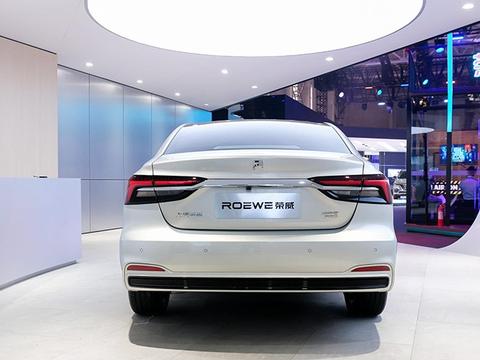 R标旗下首款纯电轿车/预计7月上市 荣威ER6纯电轿车亮相