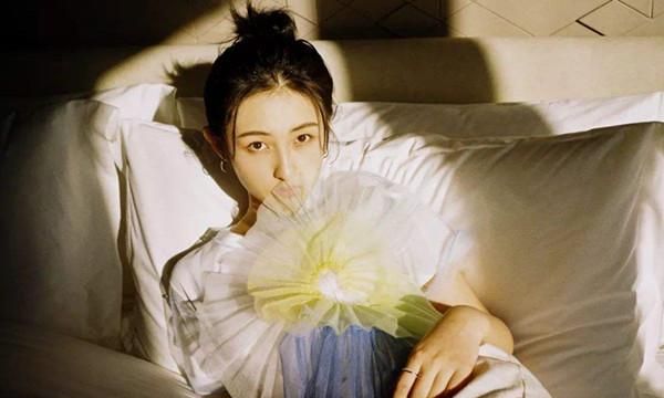 张子枫抽空艺考,以196高分取得河南省第一名,国民妹妹果然优秀