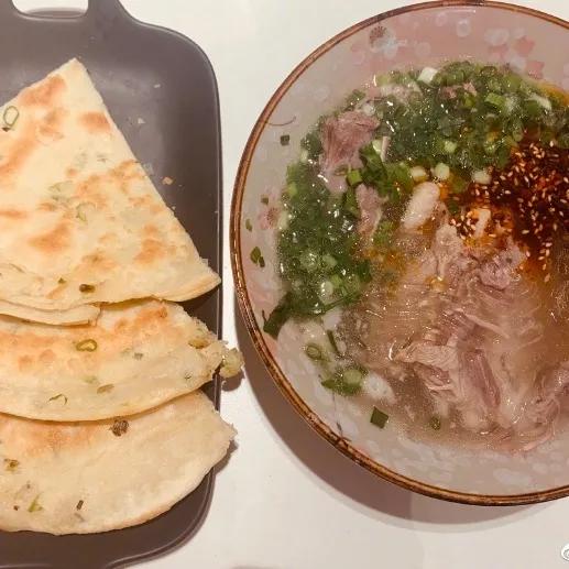 唐艺昕产女上热搜,但我只想蹲她的孕期护肤教程