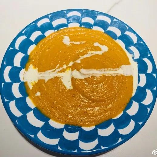 唐艺昕产女上热搜,但我只想蹲她的孕期护肤教程