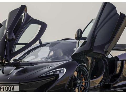 跑车多见，不对称的见过没？地板全透明配蝶翼门，车里只能坐仨人