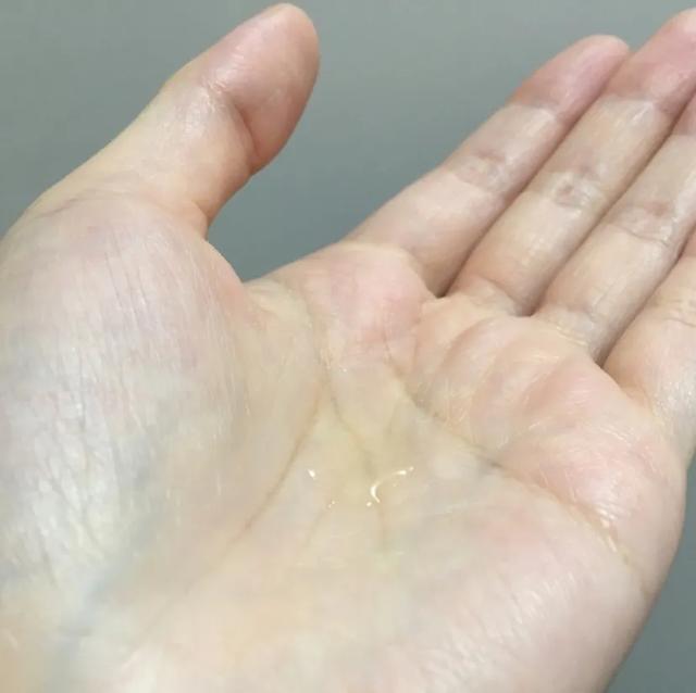 唐艺昕产女上热搜,但我只想蹲她的孕期护肤教程