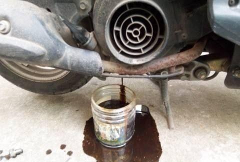 车友问，三桶机油分成四次，给巡鹰125，做保养能行吗？