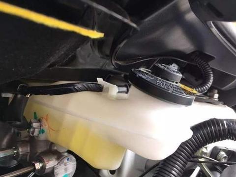 刹车油、机油和防冻液，该多久换一次？老司机：记住这些时间！