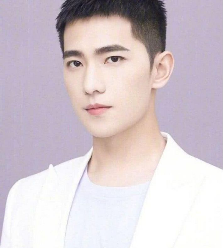 寸头是检验男星颜值的最佳标准,网友:第一当之无愧